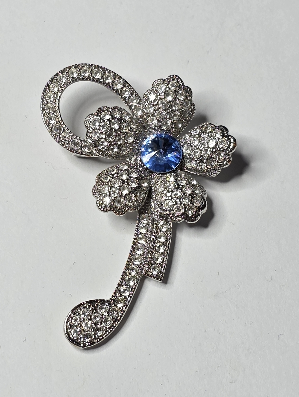 Vintage Crystal Flower Brooch with Blue Center - Elegant Women's Jewelry